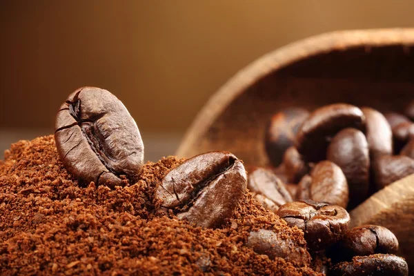 depositphotos_57962491-stock-photo-coffee-beans-macro-on-a-1.webp depositphotos_57962491-stock-photo-coffee-beans-macro-on-a-1.webp